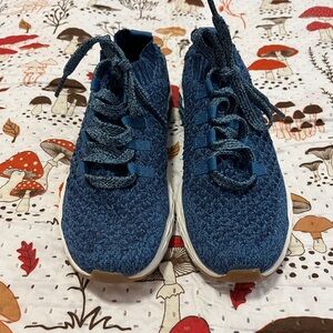 NOBULL WOMEN'S ALLDAY KNIT. Navy Blue. Size 8.